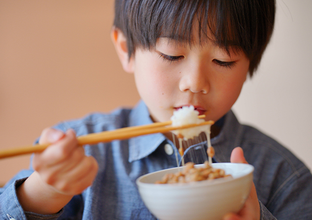 豆本来の風味と絶妙な食感で、納豆をもっとおいしく